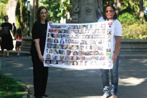 Cartaz com pessoas desaparecidas