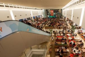 Praça de alimentação shopping Nova iguaçu